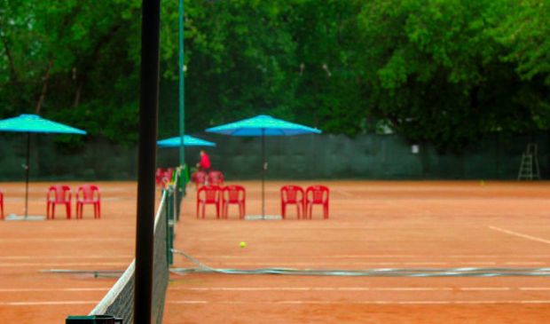 Фотография Открытые грунтовые корты в Теннисном клубе 