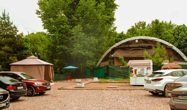 Фотография Открытые грунтовые корты в Теннисном клубе 