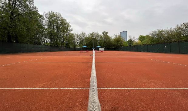 Фотография Открытые грунтовые корты в Теннисном клубе 