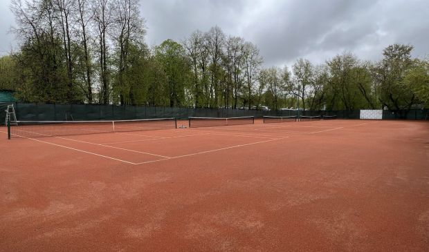 Фотография Открытые грунтовые корты в Теннисном клубе 