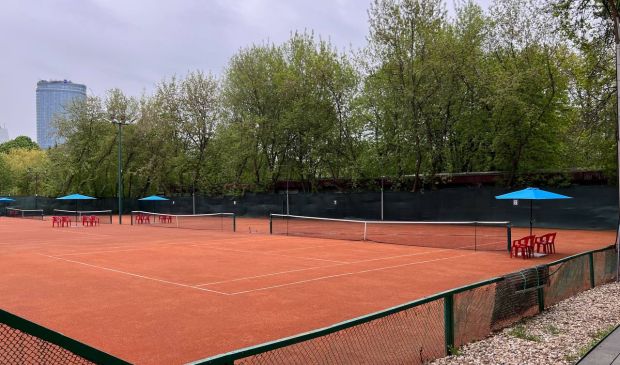 Фотография Открытые грунтовые корты в Теннисном клубе 