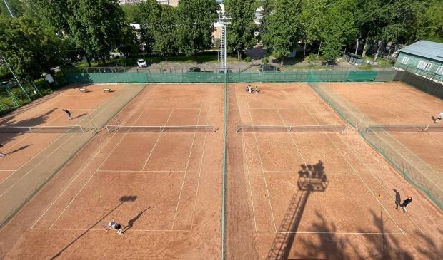 Фотография Открытые теннисные корты на стадионе 