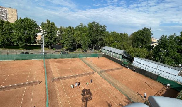 Фотография Открытые теннисные корты на стадионе 