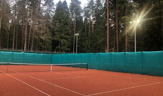 Фотография Открытые теннисные корты в усадьбе 