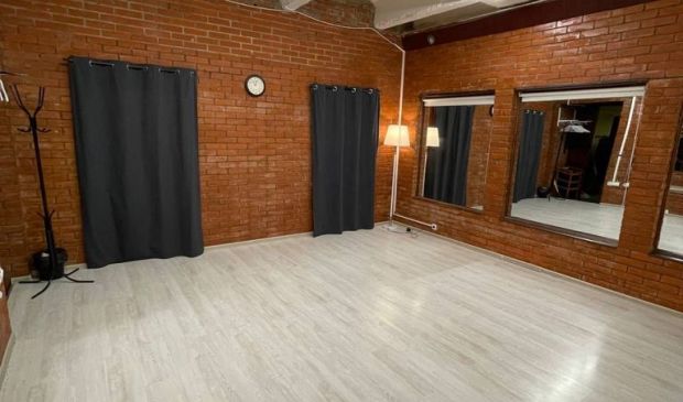 Фотография Кирпичный зал для танцев и йоги 50квм