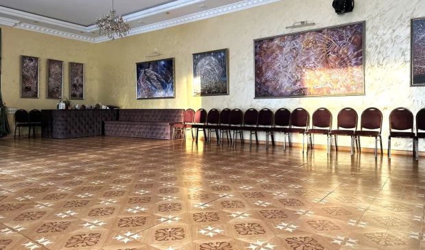 Фотография Тематический зал для танцев, йоги, семинаров в Центре 
