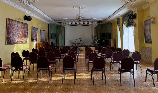 Фотография Тематический зал для танцев, йоги, семинаров в Центре 