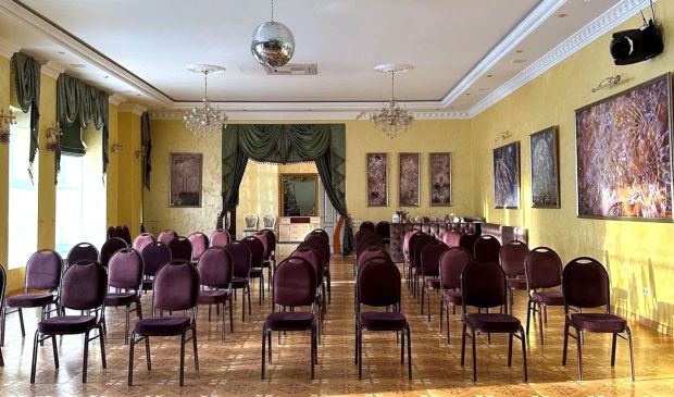 Фотография Тематический зал для танцев, йоги, семинаров в Центре 