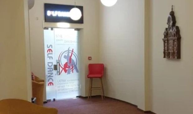 Фотография Танцевальный зал с зеркалами 