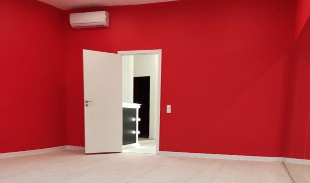 Фотография Красный танцевальный зал 30 кв.м. 