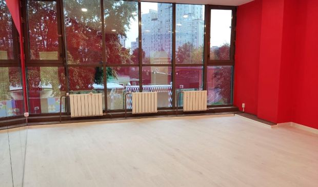 Фотография Красный танцевальный зал 30 кв.м. 