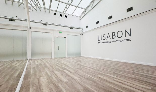 Фотография Studio 2. Зал 60 кв.м. с панорамным окном и крышей 