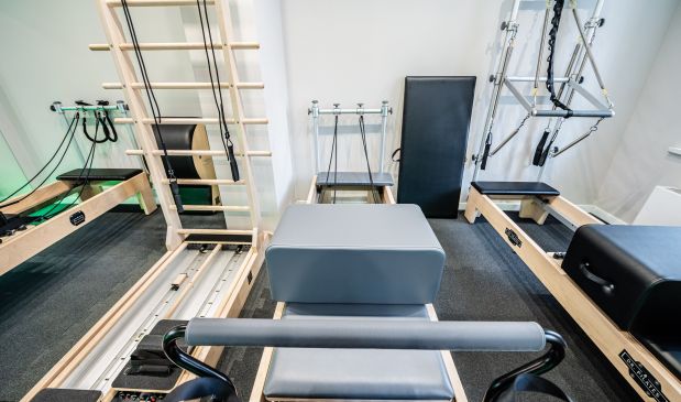 Фотография Зал 60 кв.м. с реформерами в студии пилатеса 