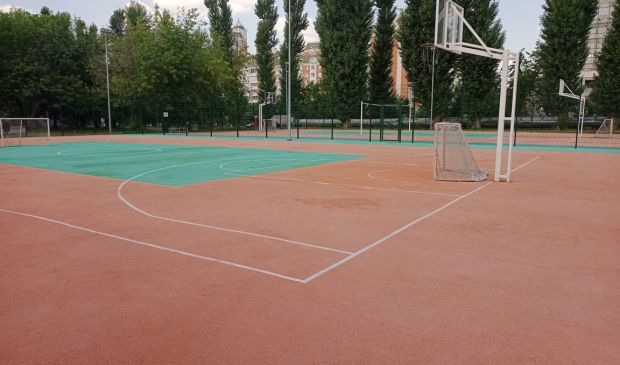 Фотография Футбольно-баскетбольная площадка на Электрозаводской