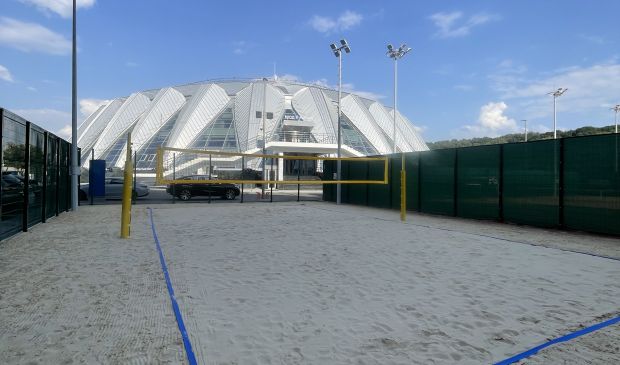 Фотография Открытый корт для пляжного волейбола в Лужниках 