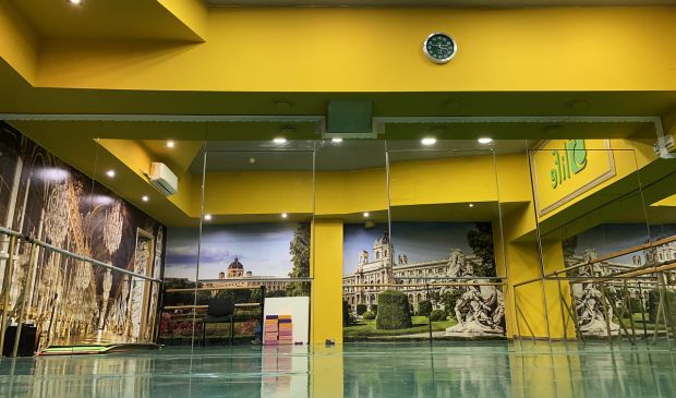 Фотография Зеленый зал для танцев в студии 5Life