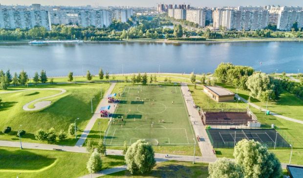 Фотография Футбольное поле 85х42 в Каскадном парке Братеево