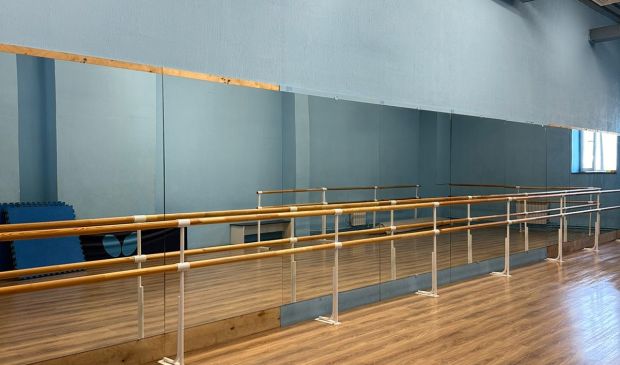 Фотография Хореографический зал с зеркалами