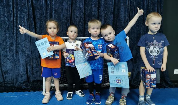 Фотография Групповые тренировки по футболу от 3 лет в клубе Young