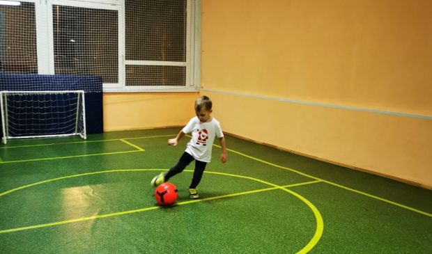 Фотография Групповые тренировки по футболу от 3 лет в клубе Young