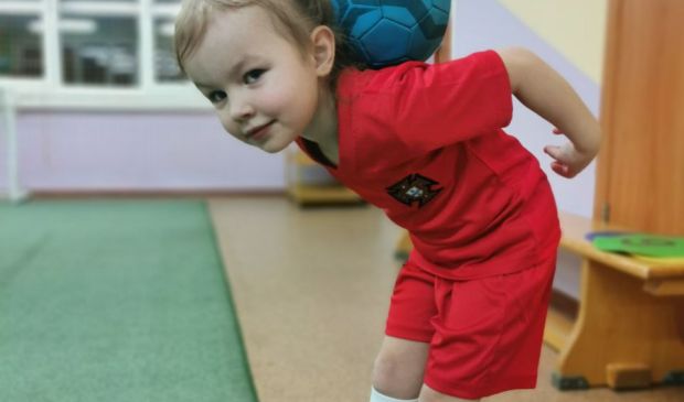 Фотография Групповые тренировки по футболу от 3 лет в клубе Young