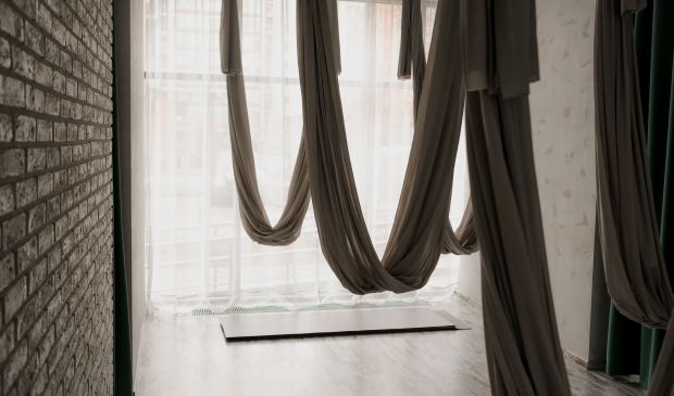 Фотография Растяжка в гамаках «Home Stretching»