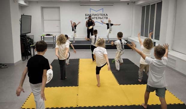 Фотография Капоэйра на Шаболовке с мастером из Бразилии в Школе капоэйры FGR