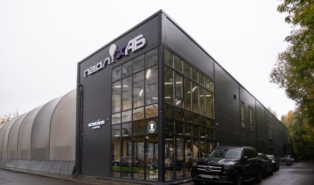 Фотография ПаделХаб корты падел-тенниса Сколково манеж №1