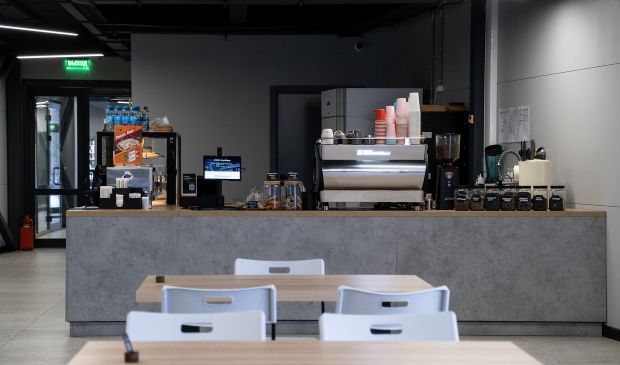 Фотография ПаделХаб корты падел-тенниса Сколково манеж №1