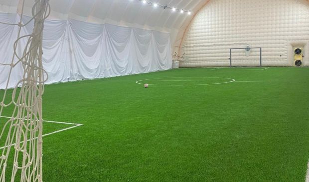 Фотография Футбольный манеж 37х16 