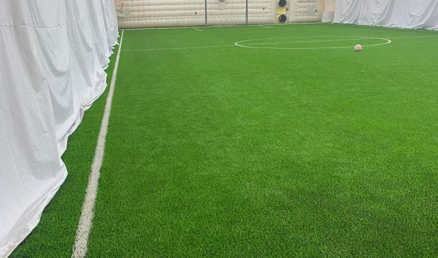 Фотография Футбольный манеж 37х16 