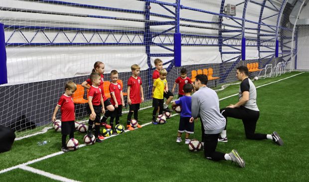 Фотография Футбольный манеж 48x30 «Остафьево»