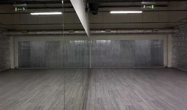 Фотография Белый зал 50 кв.м. в Студии танцев «Убежище»