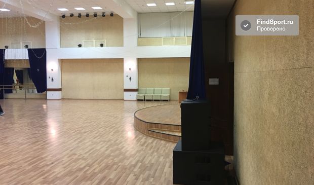 Фотография Танцевальный зал  400 м2 со сценой